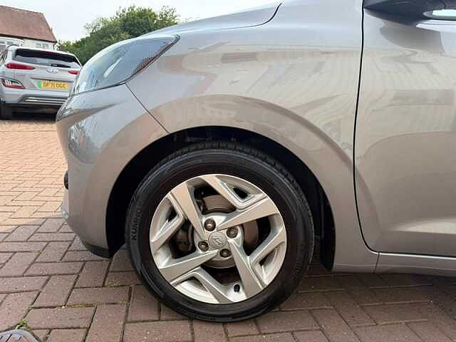 Hyundai I10 1.2 SE Connect Hatchback 5dr Petrol Manual Euro 6 (s/s) (84 ps) Brown