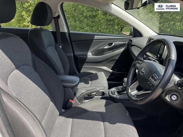 Hyundai i30 1.0 T-GDi MHEV SE Connect Hatchback 5dr Petrol Hybrid DCT Euro 6 (s/s) (120 ps)