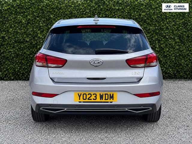 Hyundai i30 1.0 T-GDi MHEV SE Connect Hatchback 5dr Petrol Hybrid DCT Euro 6 (s/s) (120 ps)