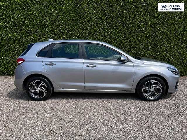 Hyundai i30 1.0 T-GDi MHEV SE Connect Hatchback 5dr Petrol Hybrid DCT Euro 6 (s/s) (120 ps)