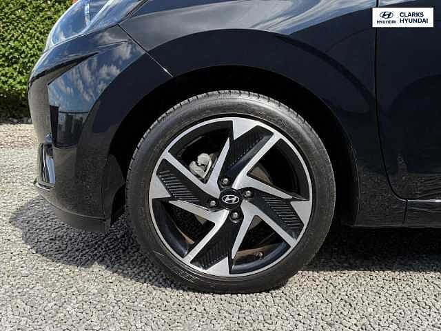 Hyundai i10 1.2 Premium Hatchback 5dr Petrol Auto Euro 6 (s/s) (79 ps)