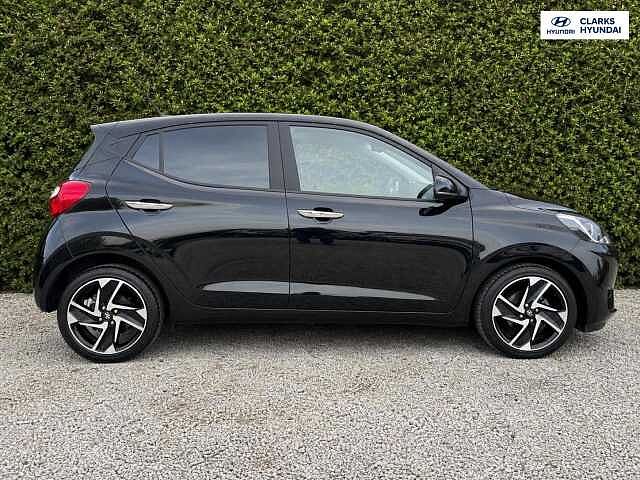 Hyundai i10 1.2 Premium Hatchback 5dr Petrol Auto Euro 6 (s/s) (79 ps)