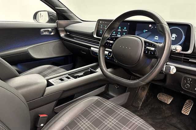 Hyundai IONIQ 6 77.4kWh First Edition Saloon 4dr Electric Auto AWD (325 ps)