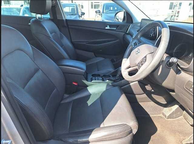 Hyundai TUCSON 1.6 CRDi MHEV Premium SE SUV 5dr Diesel Hybrid DCT Euro 6 (s/s) (136 ps)