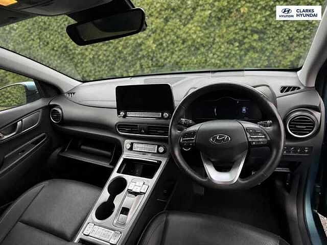 Hyundai KONA 64kWh Premium SE SUV 5dr Electric Auto (7kW Charger) (204 ps)