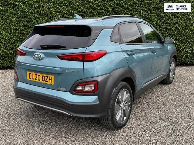 Hyundai KONA 64kWh Premium SE SUV 5dr Electric Auto (7kW Charger) (204 ps)