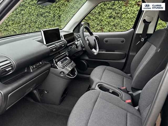 Hyundai INSTER Long Range 49kWh 01 SUV 5dr Electric Auto (115 ps)