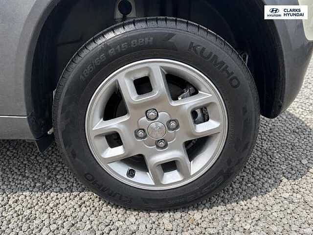 Hyundai INSTER Long Range 49kWh 01 SUV 5dr Electric Auto (115 ps) Yellow