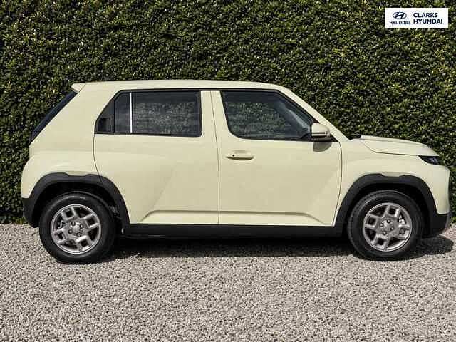 Hyundai INSTER Long Range 49kWh 01 SUV 5dr Electric Auto (115 ps) Yellow