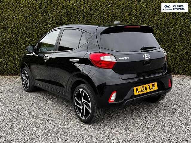 Hyundai i10 1.2 Premium Hatchback 5dr Petrol Auto Euro 6 (s/s) (79 ps)
