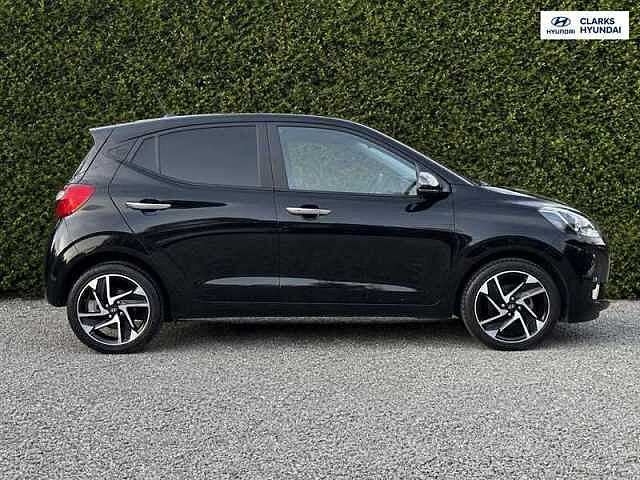 Hyundai i10 1.2 Premium Hatchback 5dr Petrol Auto Euro 6 (s/s) (79 ps)