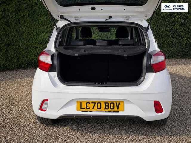Hyundai I10 1.2 Premium Hatchback 5dr Petrol Manual Euro 6 (s/s) (84 ps) White