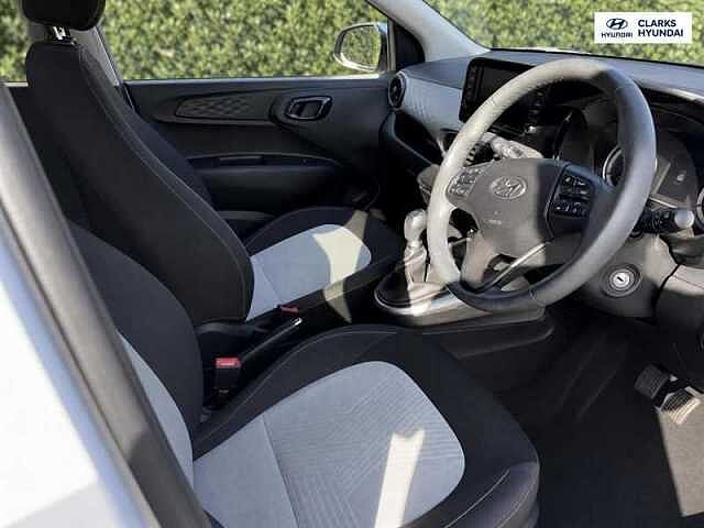 Hyundai I10 1.2 Premium Hatchback 5dr Petrol Manual Euro 6 (s/s) (84 ps) White
