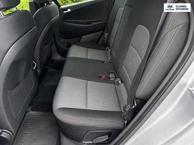 Hyundai TUCSON 1.6 GDi SE Nav SUV 5dr Petrol Manual Euro 6 (s/s) (132 ps) Silver